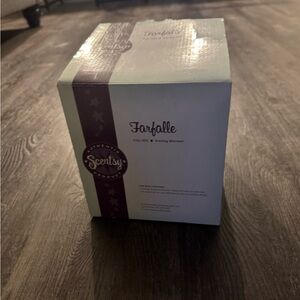 Scentsy Farfalle Full-Size Warmer Box